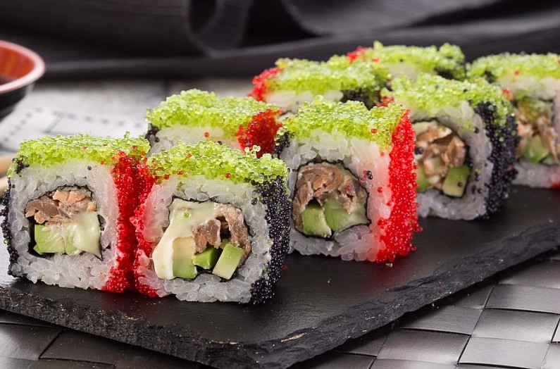 Традиционная японская кухня: суши и роллы